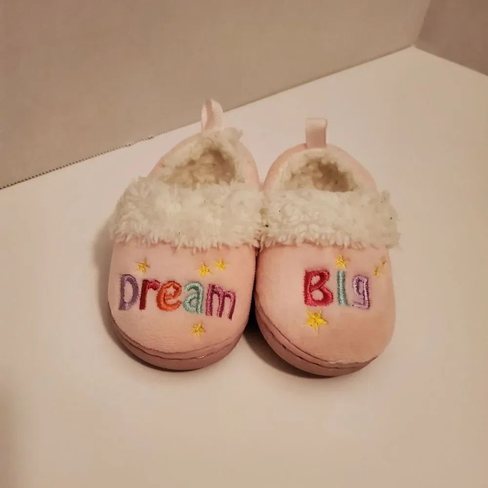Adorable infant slippers size 2